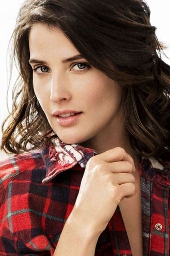 COBIE SMULDERS Nude